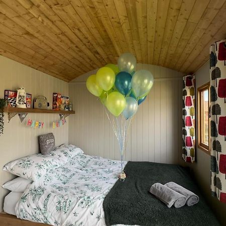 Shepherds Hut At Cedar Gables Lamberhurst Eksteriør billede