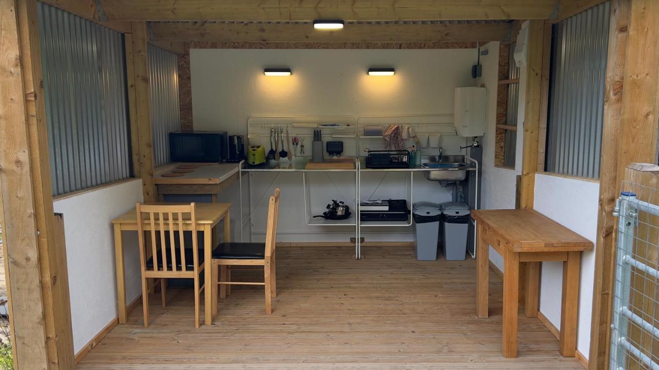 Shepherds Hut At Cedar Gables Lamberhurst Eksteriør billede
